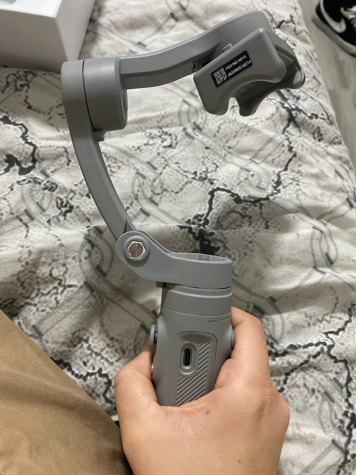 HQ3 3-Axis Gimbal Anti-Shake Stabilizer for Smartphone photo review