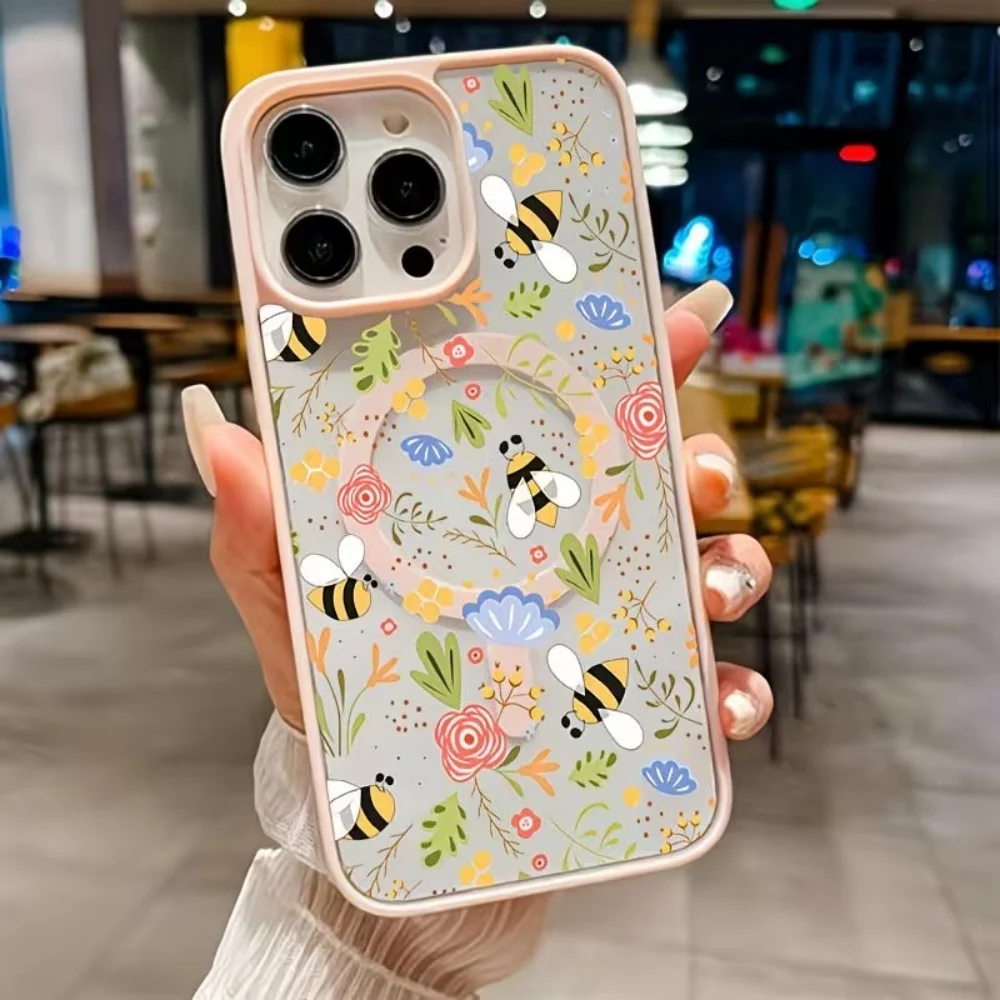 Flower Picking Bee Pattern Shock Absorption Magsafe Phone Cover