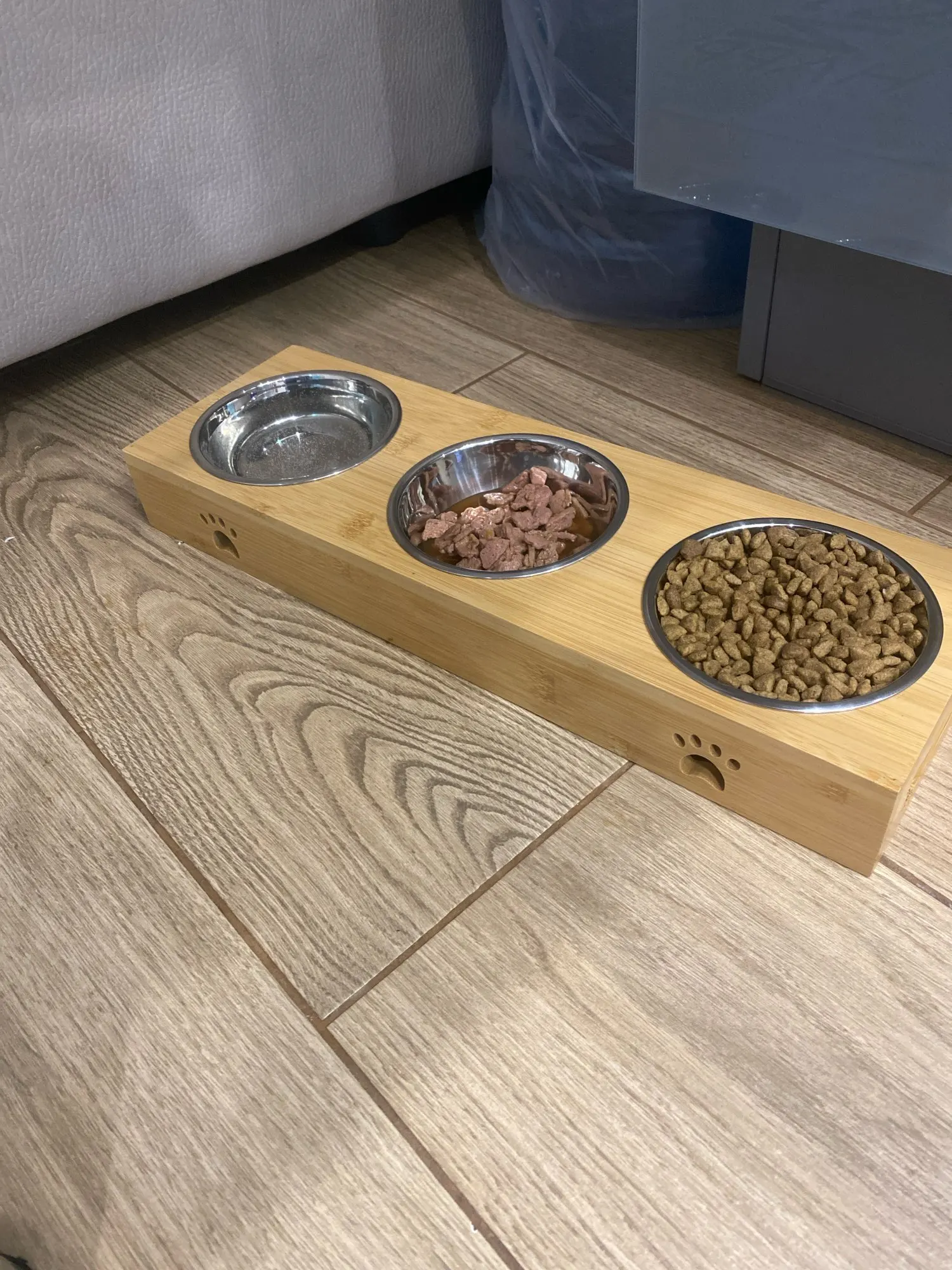Bamboo Base Ceramic Pet Bowl: Skid-Resistant Double Dining photo review