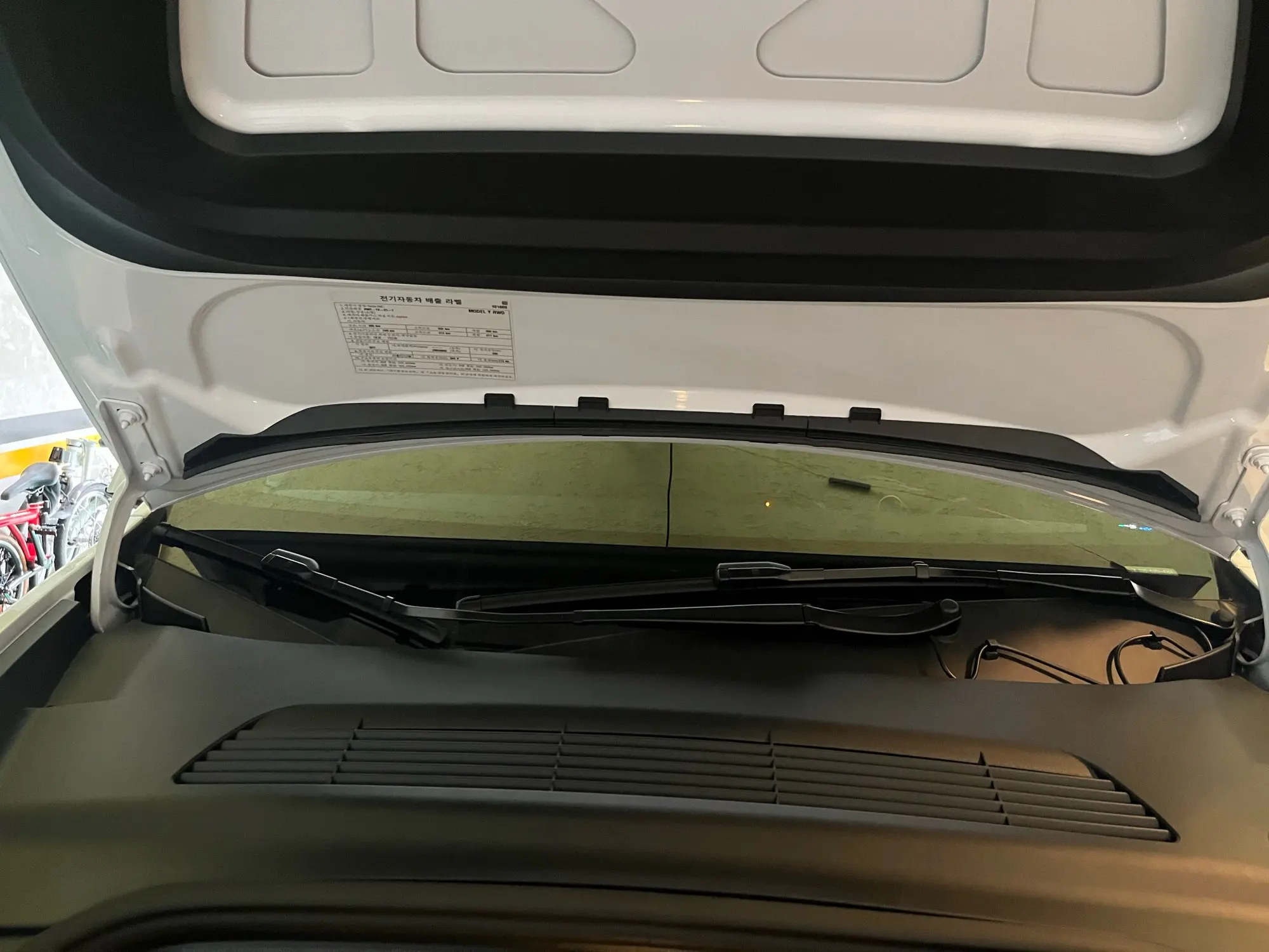 Teslahubs™ Frunk Guard: Leakage and Dust Protection customer photo