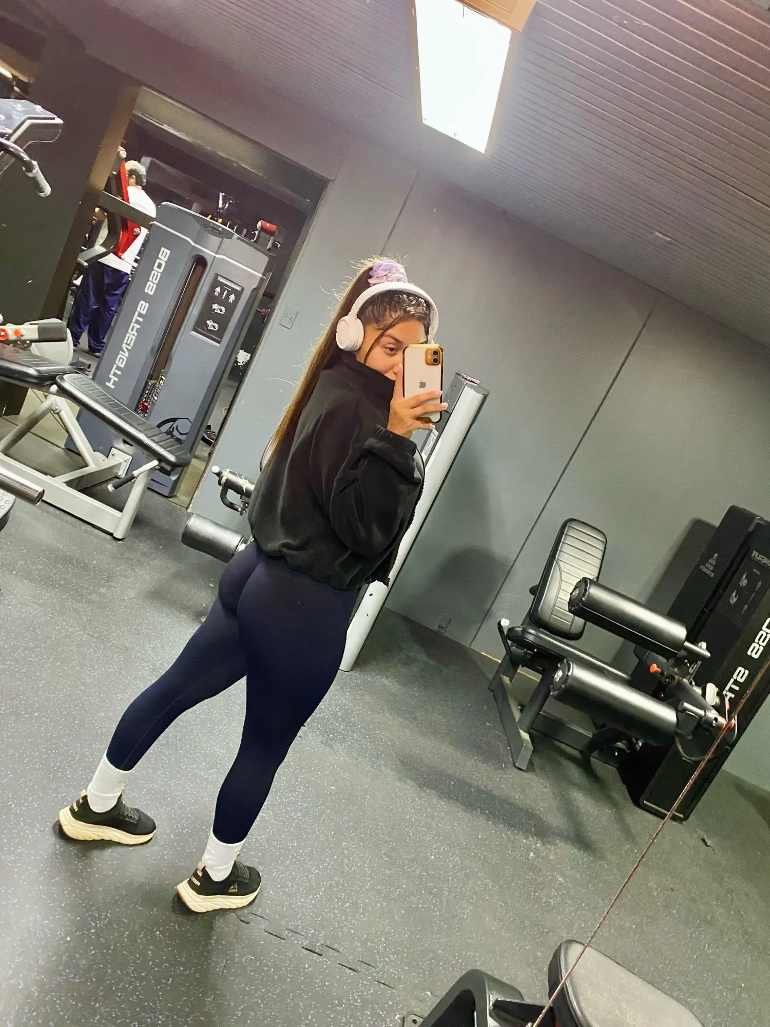 Women's High Waist Seamless Yoga Leggings with Back V Design photo review