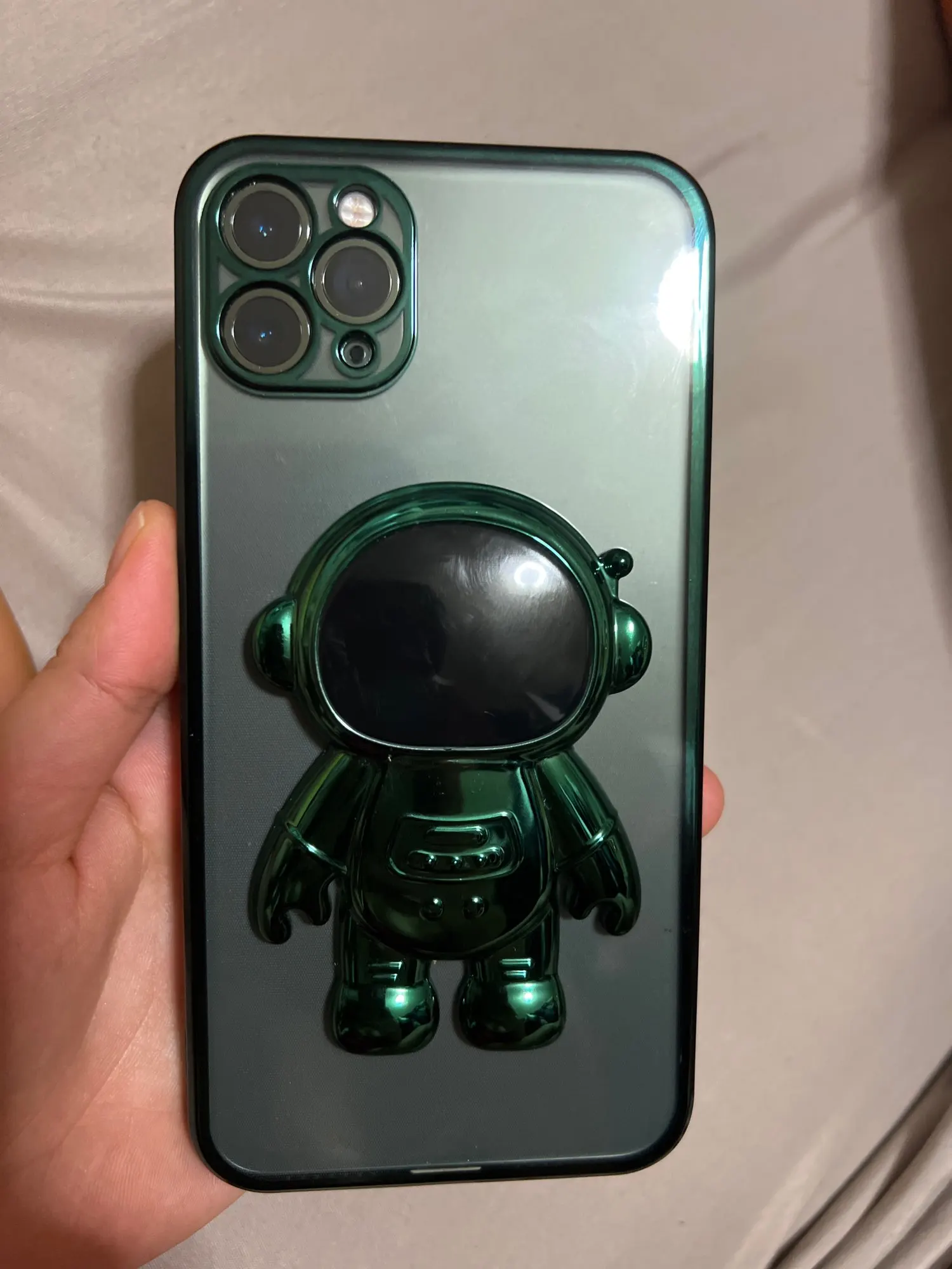 Flash Glitter Plating Astronaut Stand Phone Case For iPhone 14 13 12 Mini 11 Pro Max X XR XS Lens Protector On 6S 7 8 Plus Cover photo review