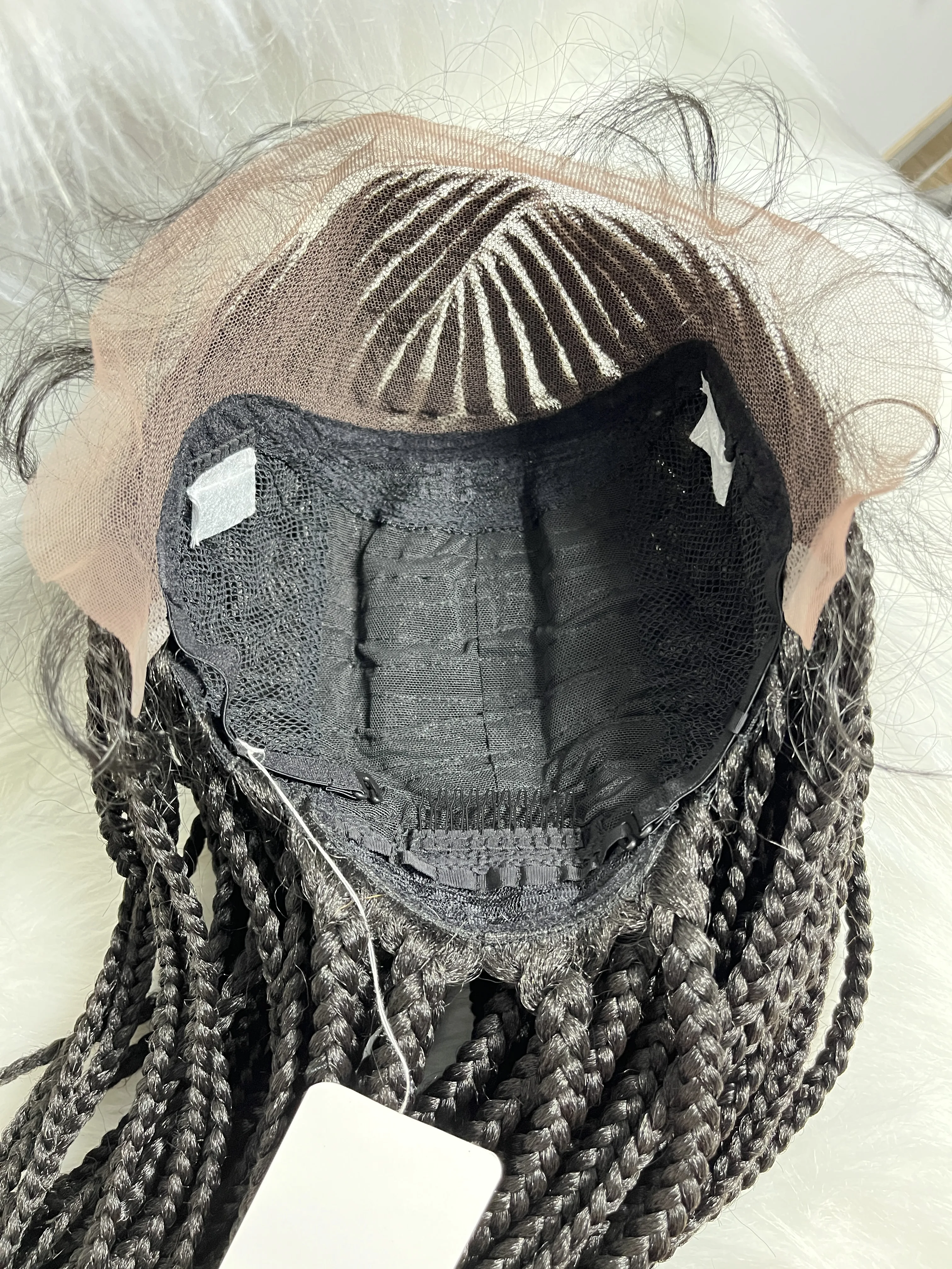 Рисунок 6 - Парик из искусственных волос на