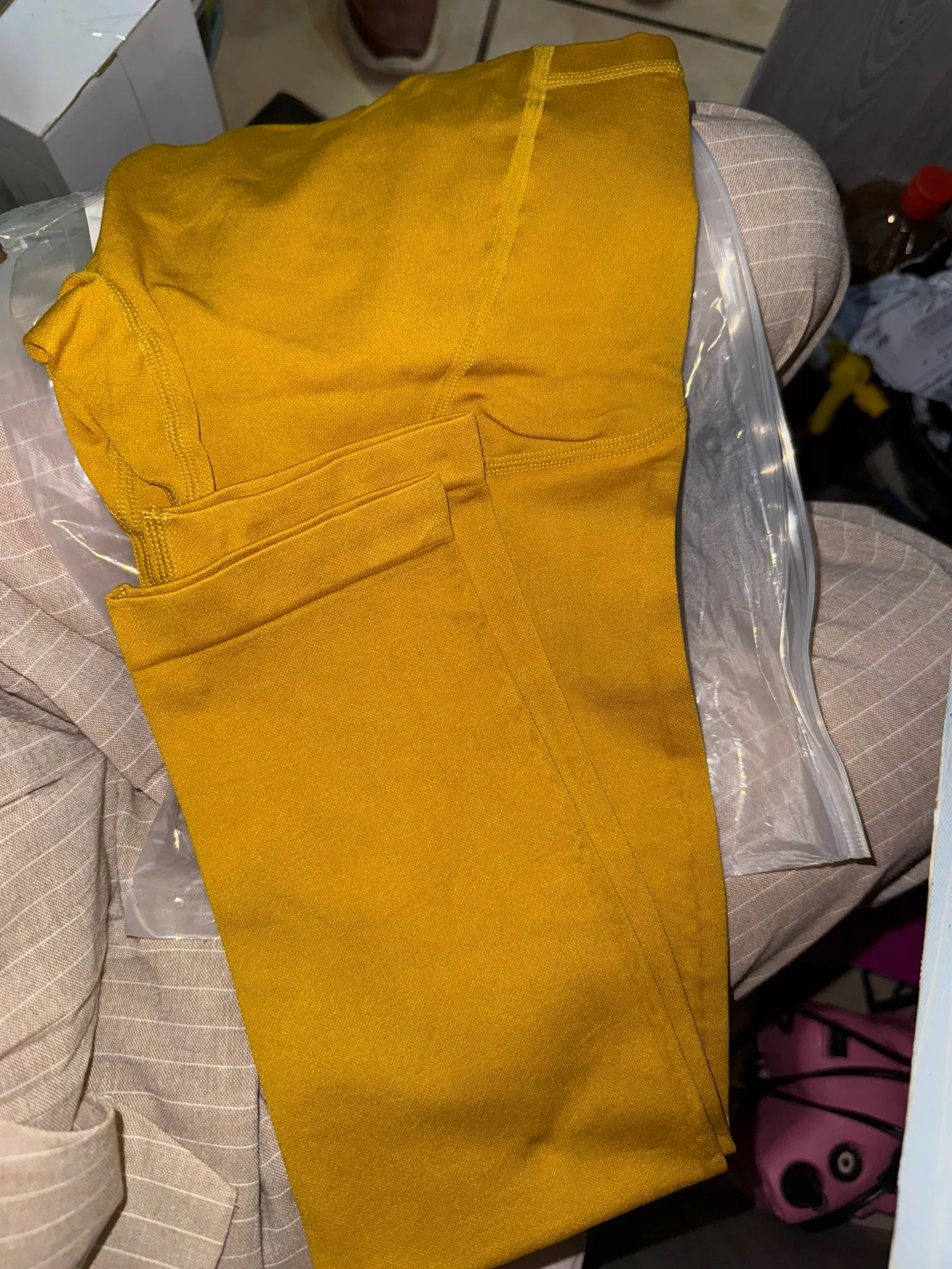 High-Waisted Seamless Yoga Pants with Side Seam Pockets photo review