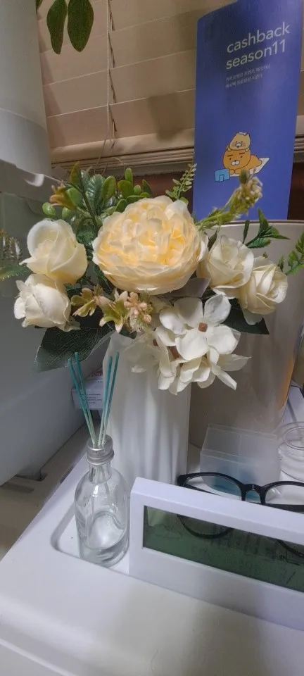 Contemporary Nordic Plastic Vase for Fresh Flowers & Home photo review