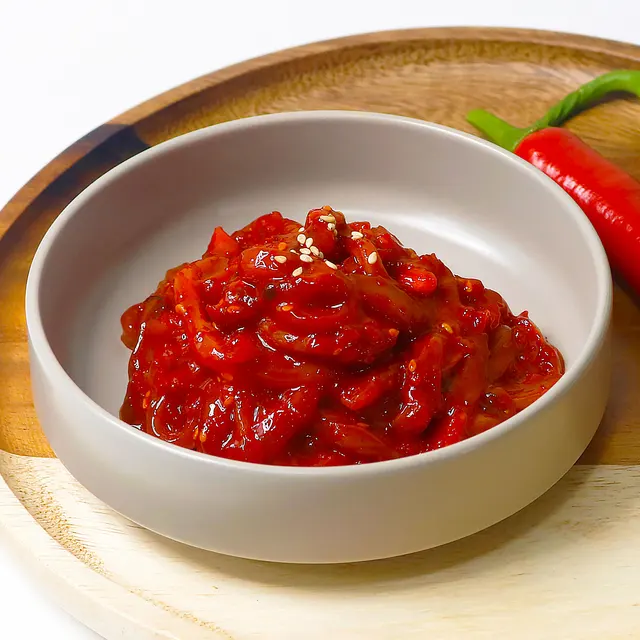 풍부한 맛과 영양가를 즐기세요: 오징어젓갈과 낙지젓갈 콤보