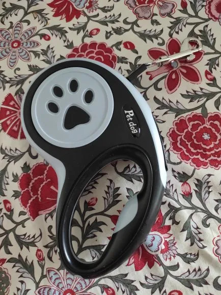 Pawfect Stride, Retractable Leash for Small Dogs & Cats - Durable Design for Outdoor Adventures photo review