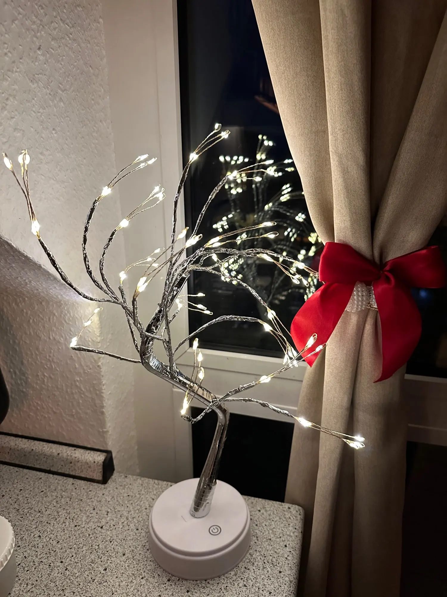 Copper Tree Glow: LED Table Lamp – Powered by USB/AA Battery for Creative Indoor Lighting photo review