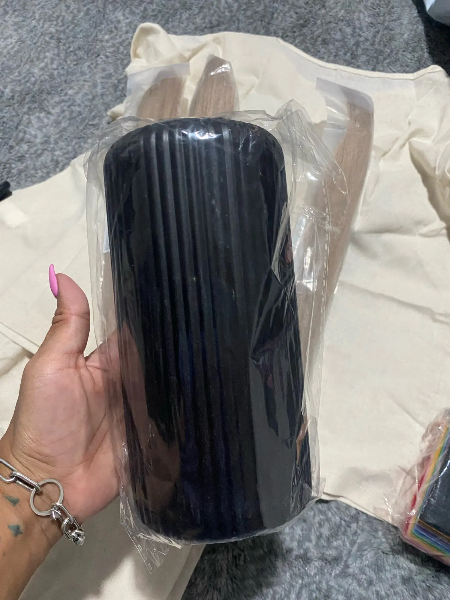 Vase en plastique semblable à une céramique rayé pour fleurs, présentoir d'arrangement floral décoratif, petit vase à fleurs créatif photo review