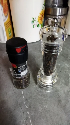 Pepper Grinder- Acrylic Salt and Pepper Shakers Adjustable Coarseness by Ceramic Rotor kitchen accessories photo review