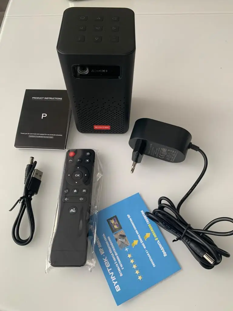 Portable Home Theater Mini 3D Projector 4K Display photo review