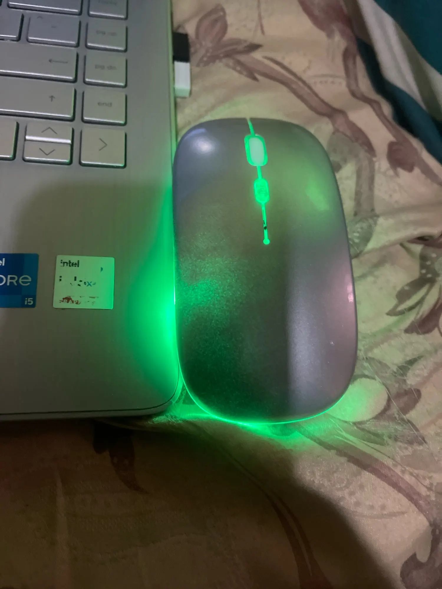 Wireless Bluetooth 2.4GHz RGB Mouse Rechargeable Silent photo review