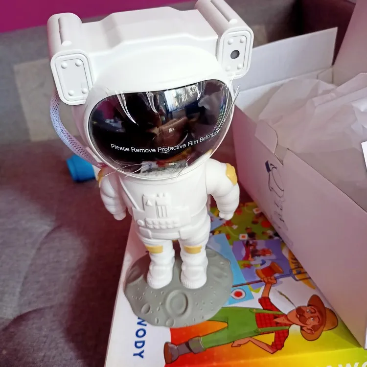 CosmoRora Astronaut Projector photo review