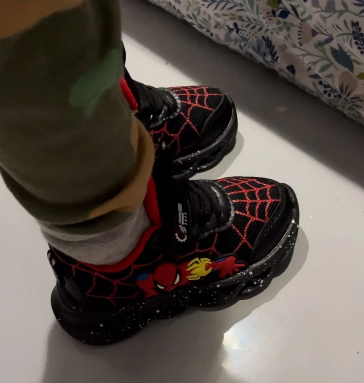 Disney LED Casual Sneakers Red Black For Spring Boys Spiderman Mesh Outdoor Shoes Children Lighted Non-slip Shoes Size 21-30 photo review