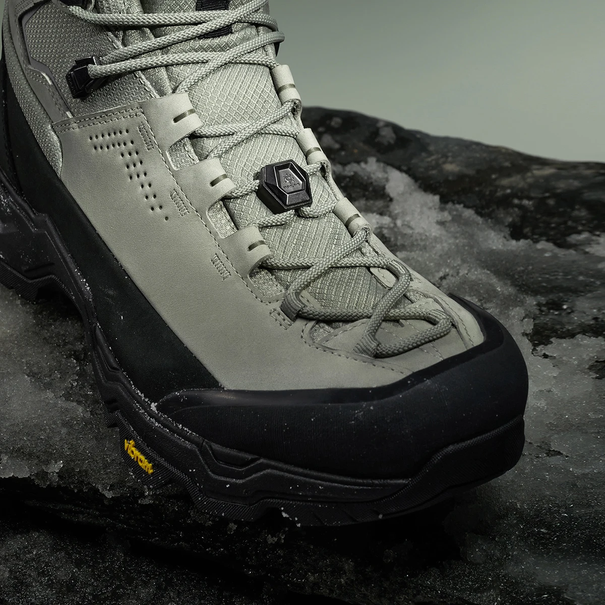 Ice Grip Hiking Shoes 3