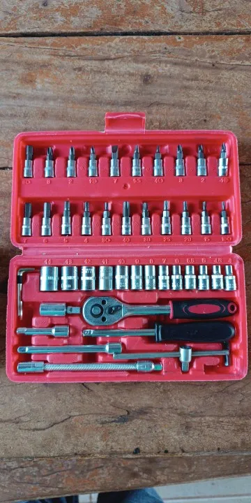 Kit de Ferramentas 46 Peças com Soquetes e Chave Catraca Reversível