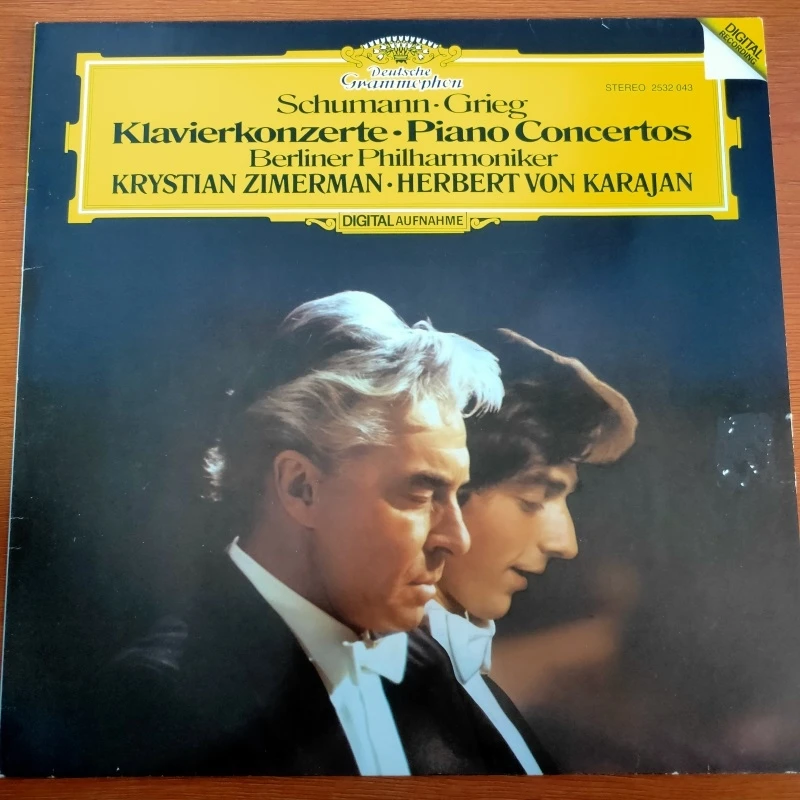 

Old 33 RPM 12 inch 30 cm Vinyl Records LP Disc Karajan Conductor Schumann Piano Concerto World Classic Music Used