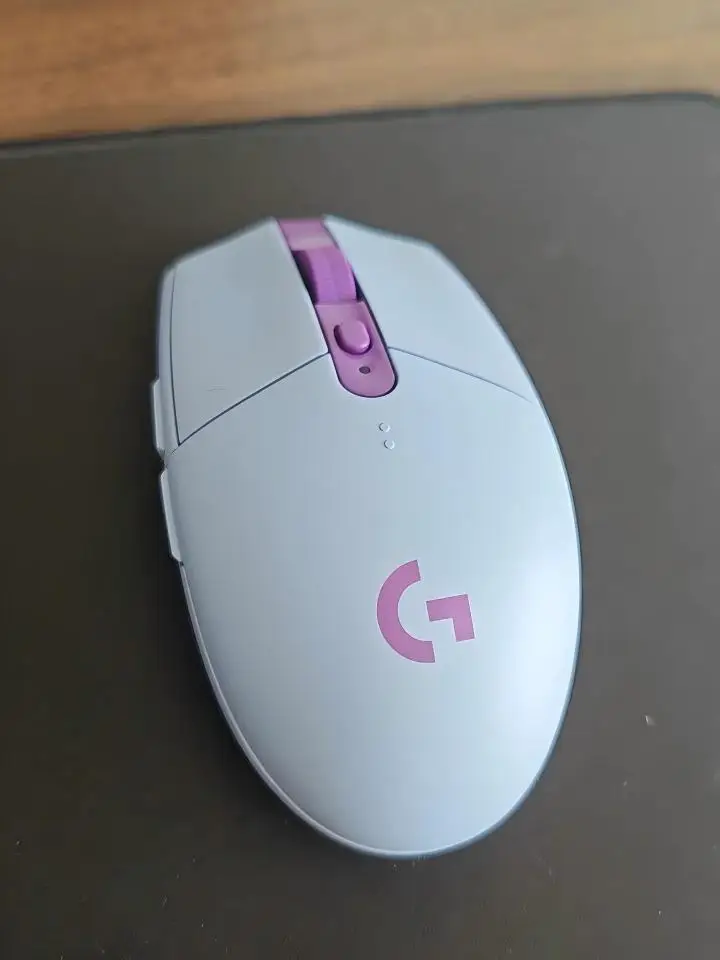 Logitech G304 Lightspeed Wireless Mouse 12K DPI 6 Buttons photo review