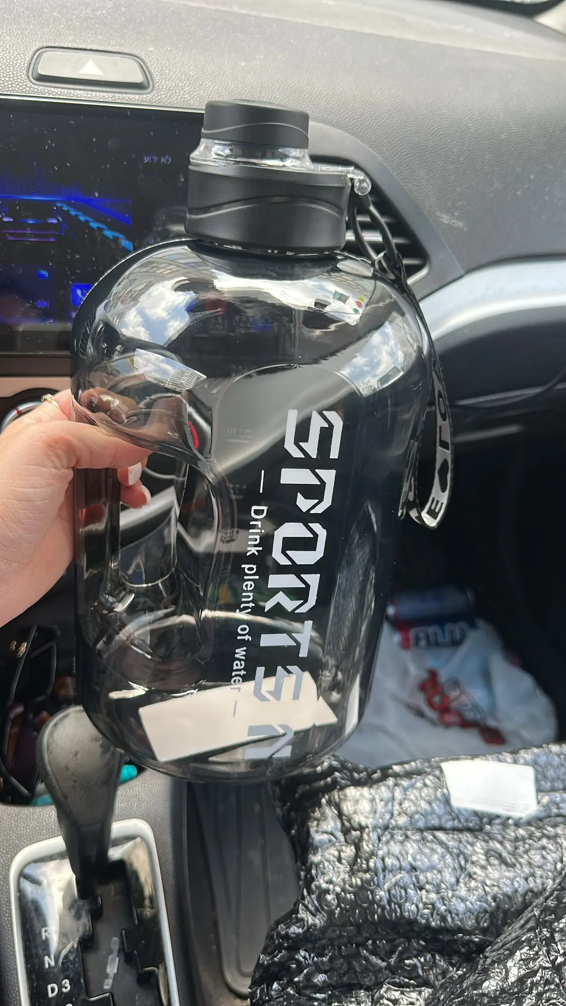 Bouteille d’eau de sport 1.7L / 2.7L / 4L / 5L – Grande capacité, portable, pour fitness, cyclisme, camping et salle de sport photo review