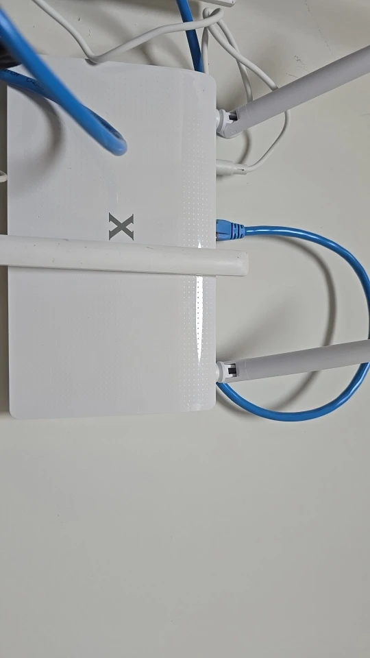 Smart Life Zigbee 3.0 / Bluetooth 5.0 2-in-1 Gateway Hub X5 Enhanced With Access to 400+ Devices and Work Across Floors photo review