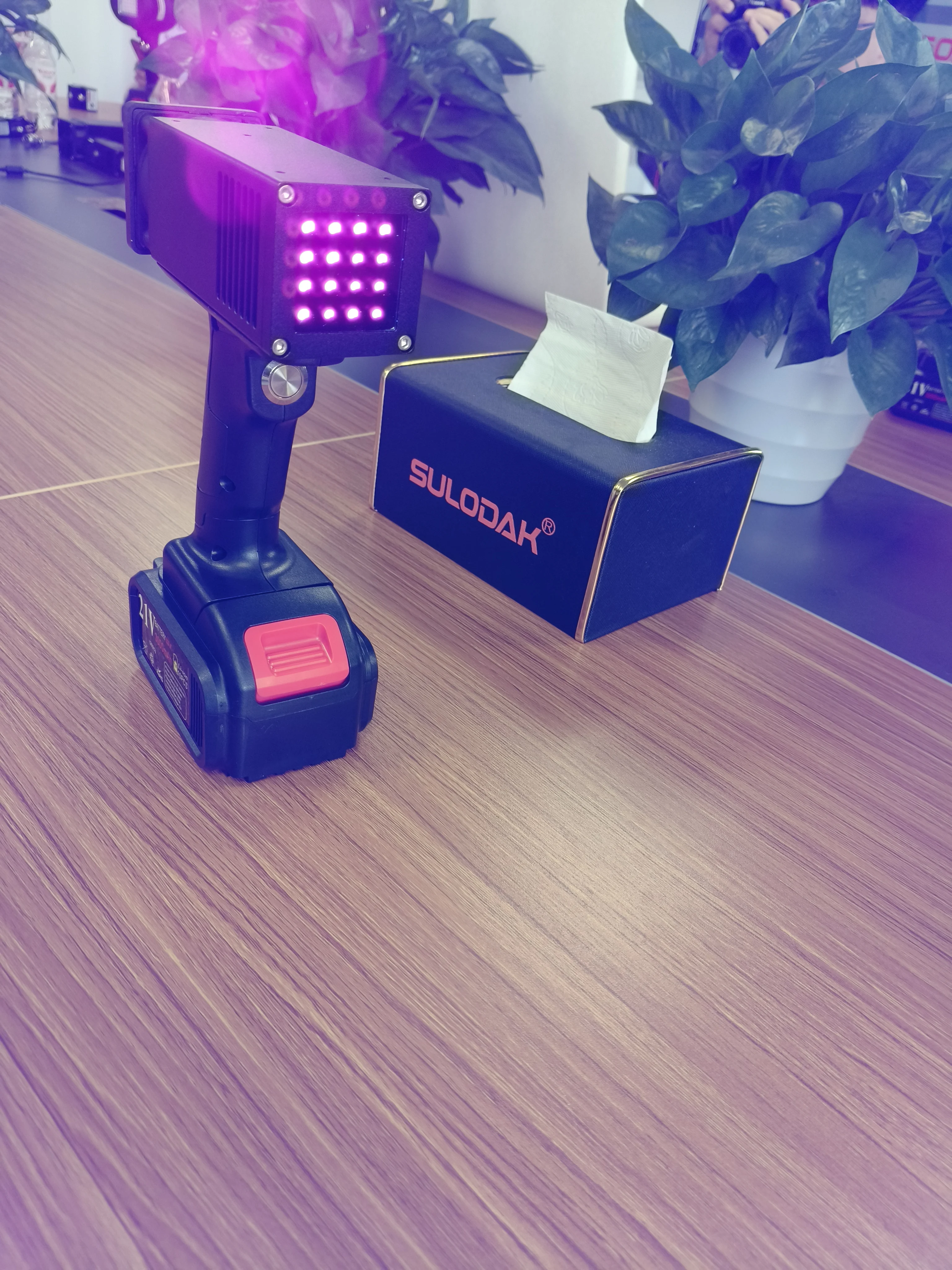 인기 판매 상품 F3535 휴대용 LED UV 라이트, 유체 누출 감지, 오일 누출 감지, 자동차 도막 두께 측정기, 접착제 경화용