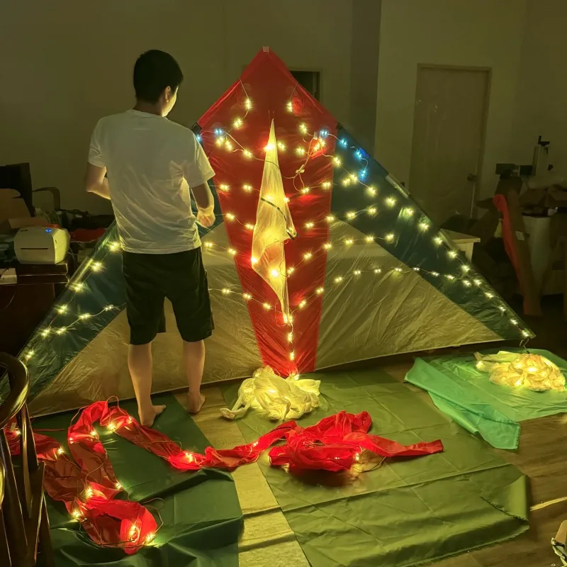 Big LED night delta kite 3SQ. M  Ray tear resistant nylon  and carbon fiber kite frame angle kite with lights with tubing tails 4