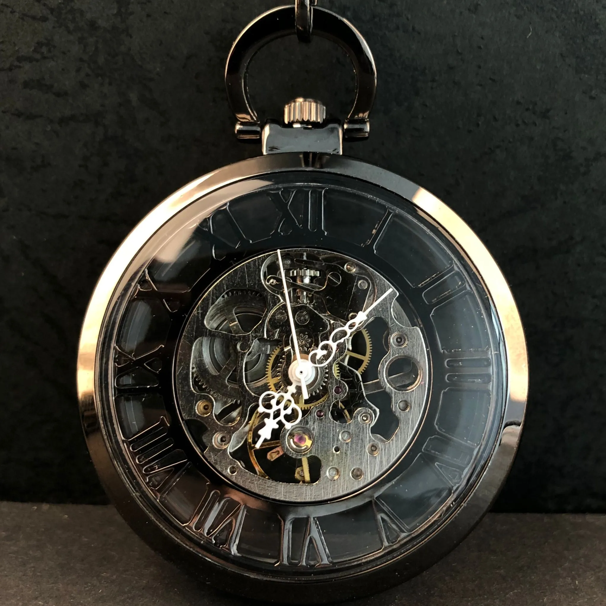 

Lightweight Black Skeleton Roman Numeral Pocket Watch Necklace Unisex Antique Retro Mechacnical Hand-winding Pocket Fob Watches