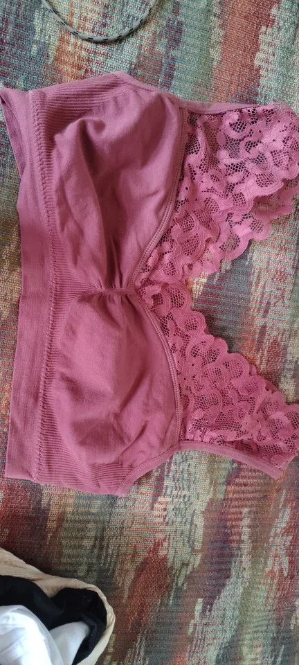 Lace Plus Size Seamless Back High Stretch Padded Sports Bra photo review