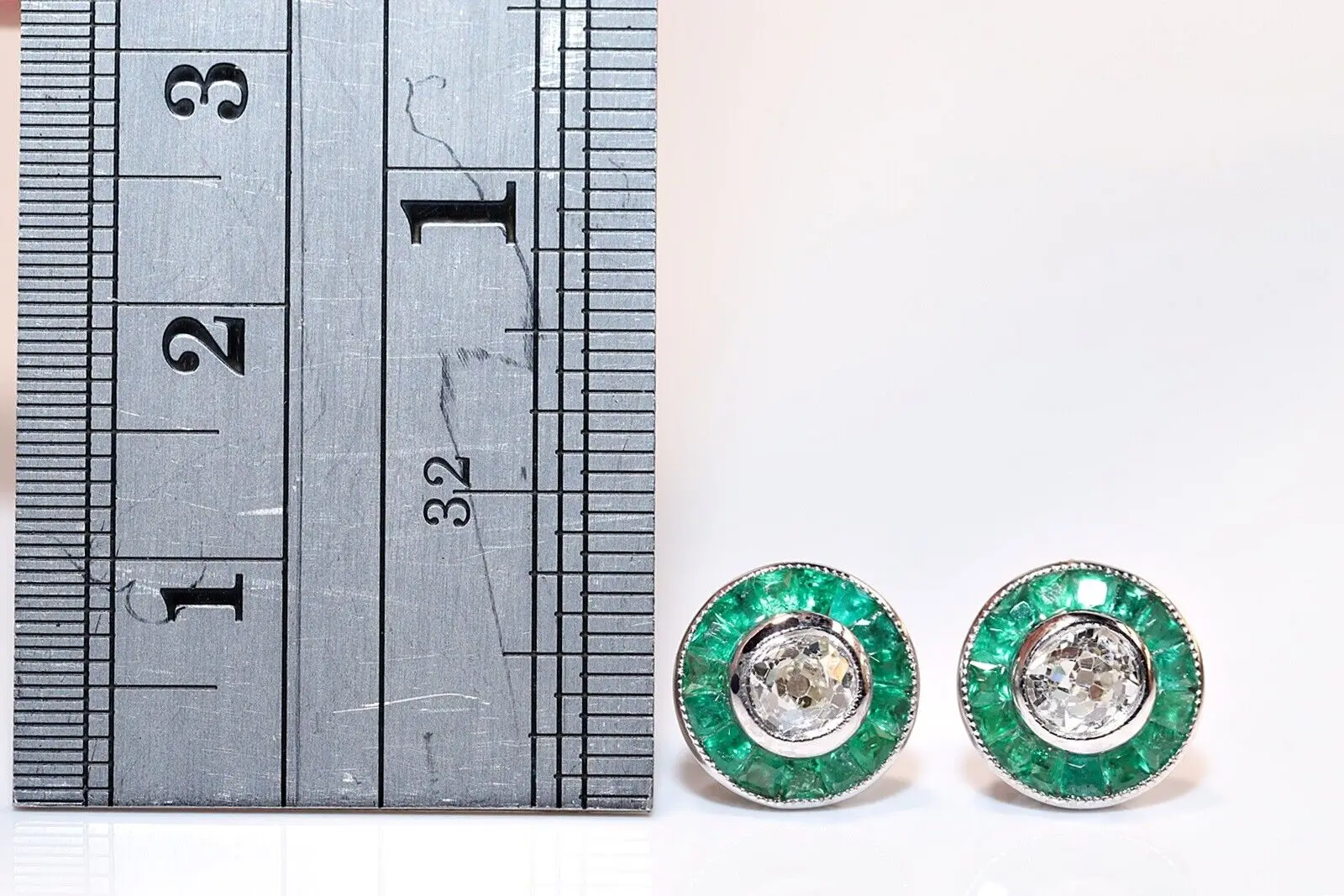 Рисунок 2 - Серьги из 18-каратного золота с