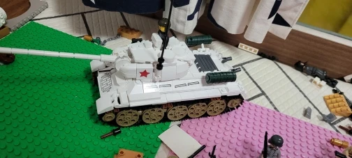 518PCS Soviet Union WW2 Military T34-85 Medium Tank Model Bricks Soldier Figures Building Blocks Sets Educational Toys For Boys photo review