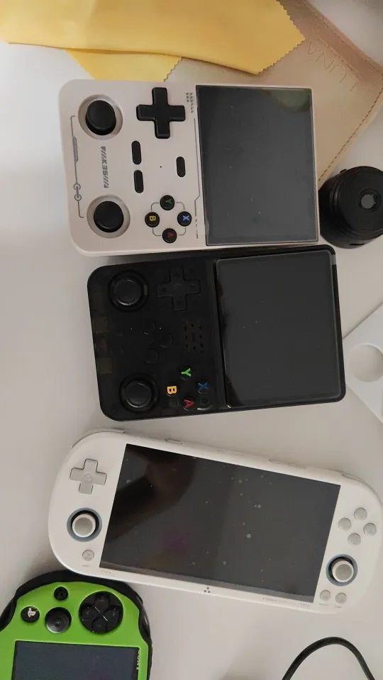 Retroid Pocket 5 Handheld Game Console photo review