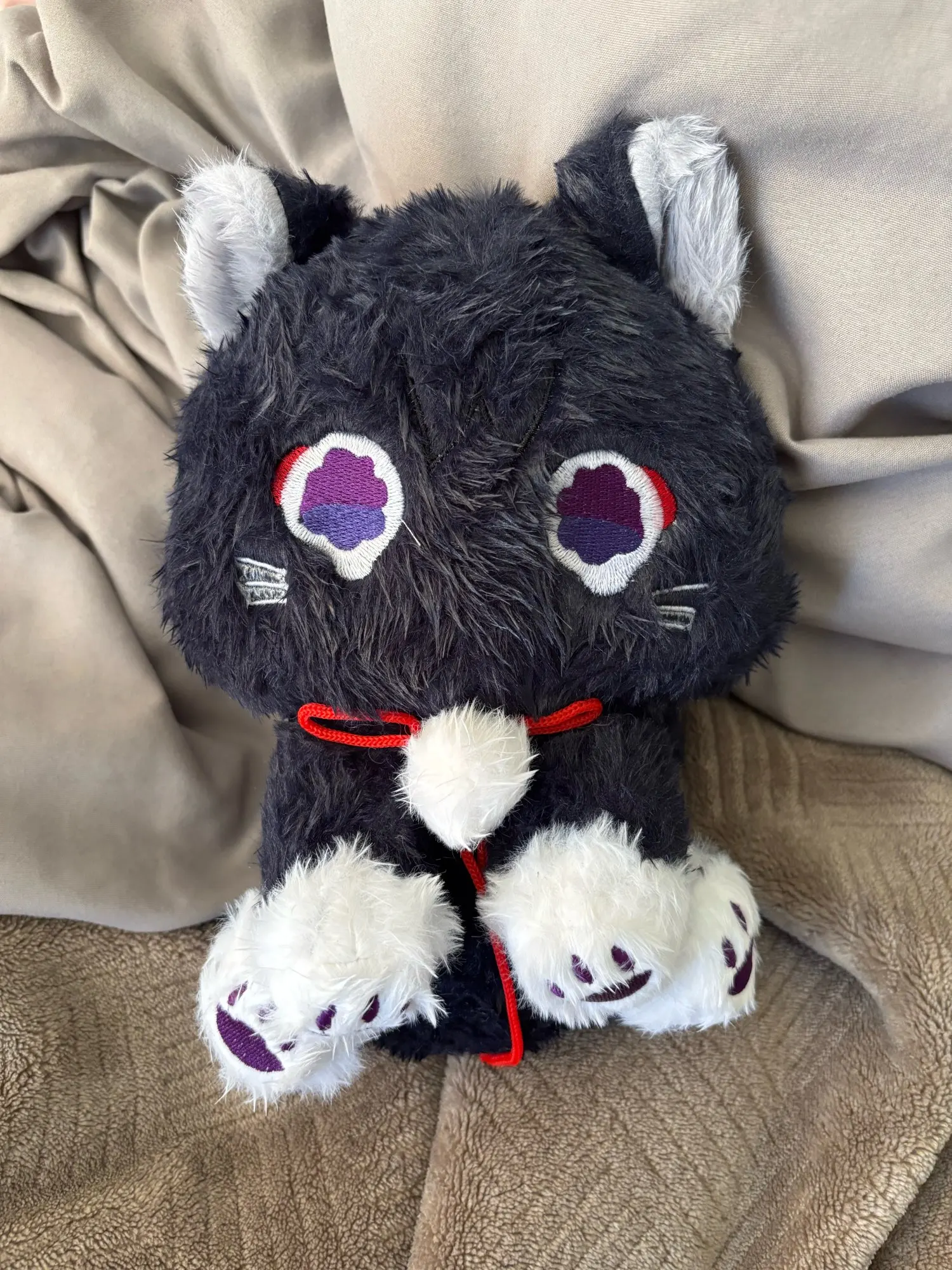 The Scarameow Plushie photo review