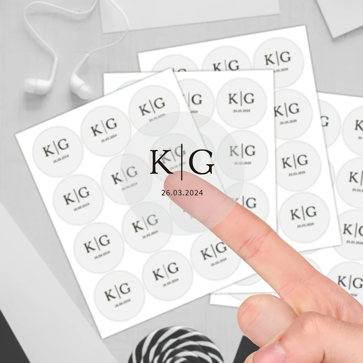 120 יחידות / 10 דפים מדבקות שם מותאמות אישית תאריך טקסט לוגו עבור מתנת חתונה יומולדת מסיבת מתנה קישוט מעטפות חותמות תווית עסקית