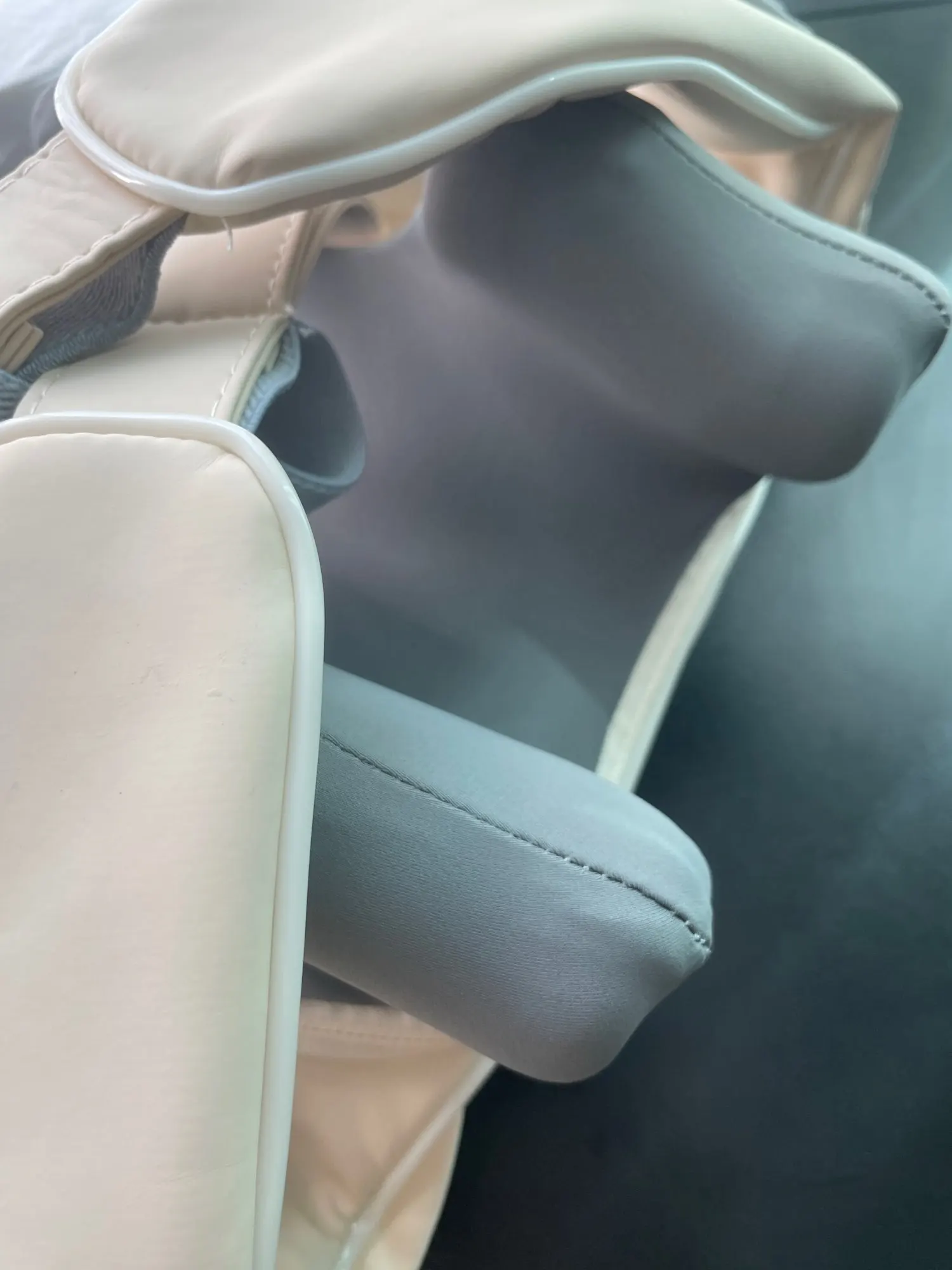 ReFresh - Nacken- und Rückenmassagegerät (Beige) photo review