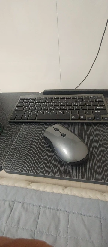 Multilingual Wireless Keyboard and Mouse Combo photo review