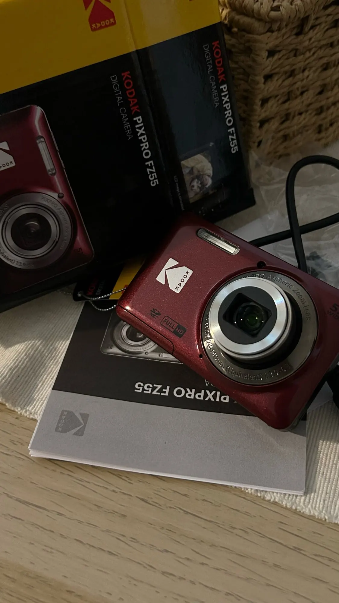 KODAK PIXPRO FZ55-RD 16MP Digital Camera 5X Optical Zoom 28mm Wide