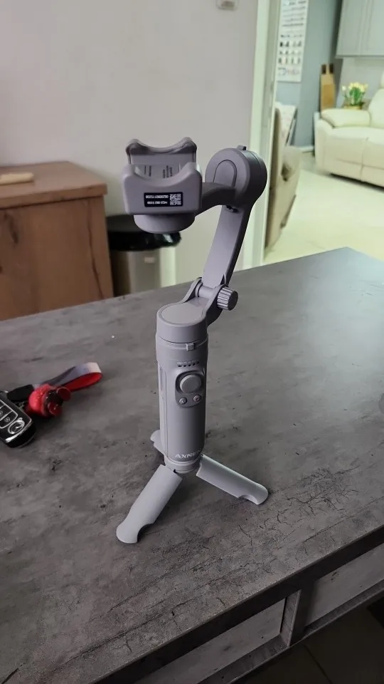 HQ3 3-Axis Gimbal Anti-Shake Stabilizer for Smartphone photo review