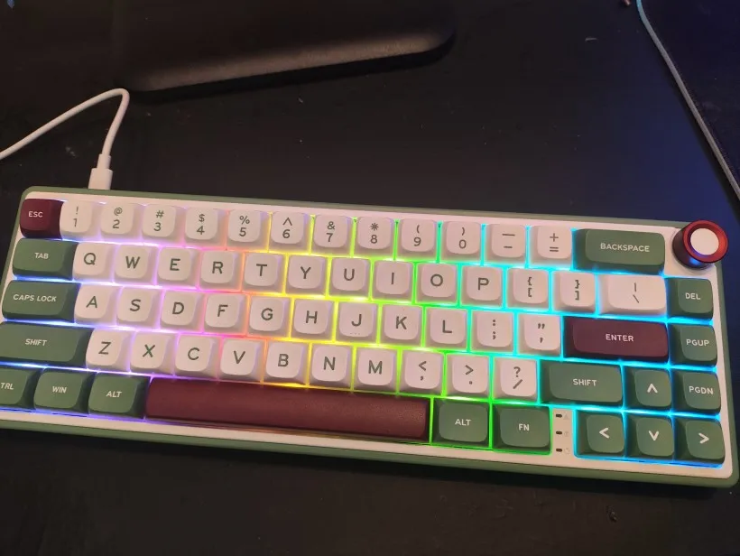 Teclado Mecânico Royal Kludge RK R65 photo review