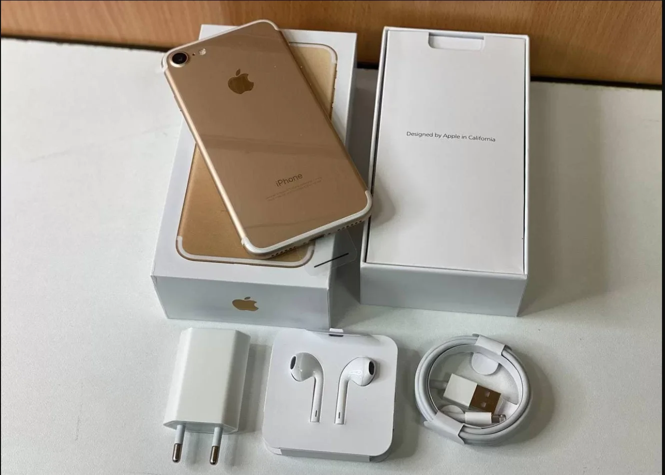 Iphone 7 золотистый |