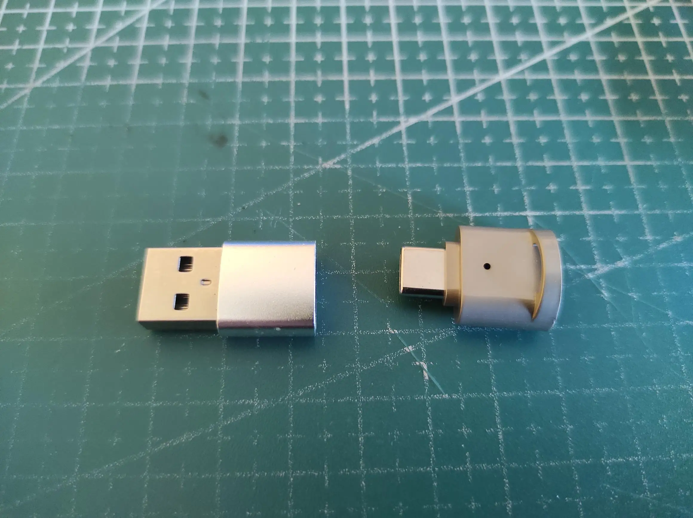 USB-C TF Card Reader with Zinc Alloy Case & USB Adapter photo review