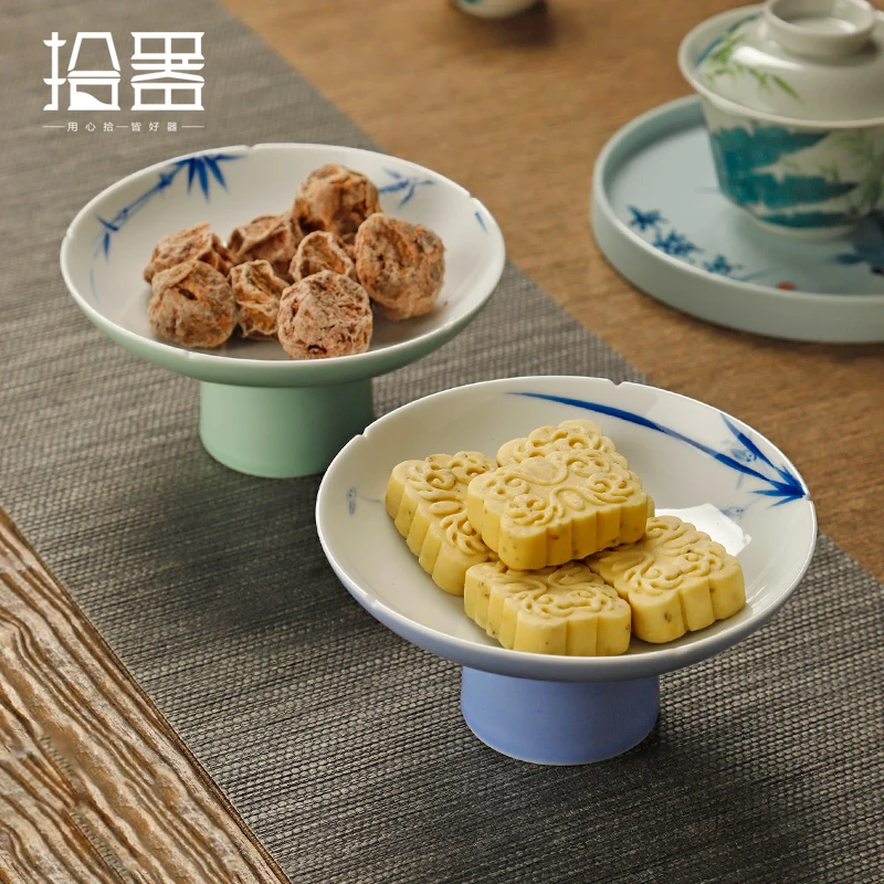 

Celadon hand-painted high foot fruit plate Retro Blue and white sunflower mouth plate ceramic tea plate household snack tray des