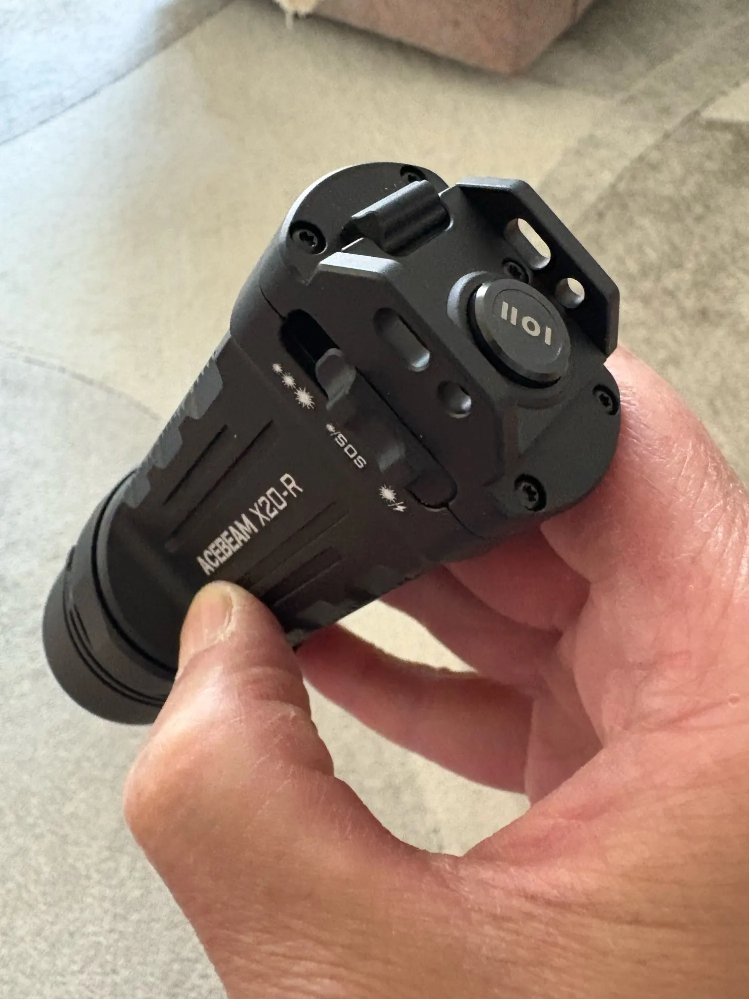 ACEBEAM タクティカル懐中電灯 X20-R USB C 充電出力 SFT-25R LED 8000