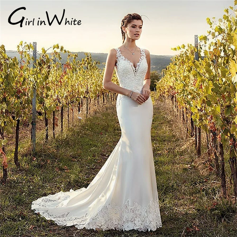 

Classic Mermaid Tank Wedding Dresses Lace V Neck Wedding Gown Appliques Button Back Dress For Women Vestidos De Novia De Encaje