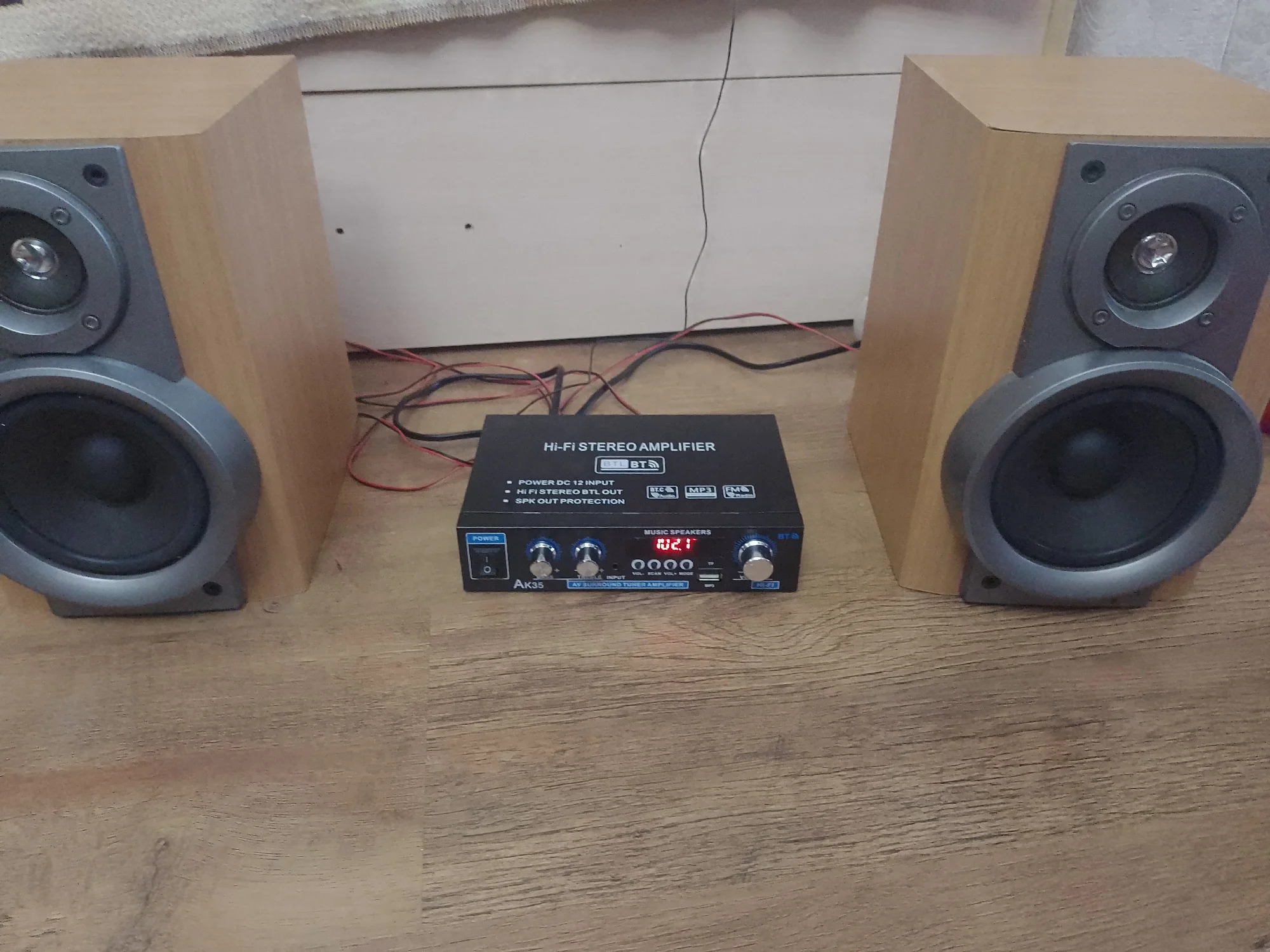 Отзыв о товаре Домашний усилитель мощности AK45/AK35 800 Вт, 2-канальный Bluetooth 5,0 мини Hi-Fi Цифровой стерео звуковой усилитель с поддержкой FM USB SD микрофонный вход от пользователя S***n