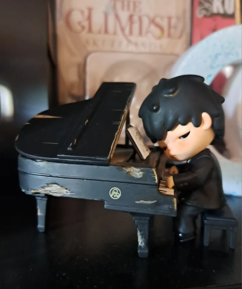 POP MART Hirono The Pianist Figure Limited Edition Limited to 2pcs
