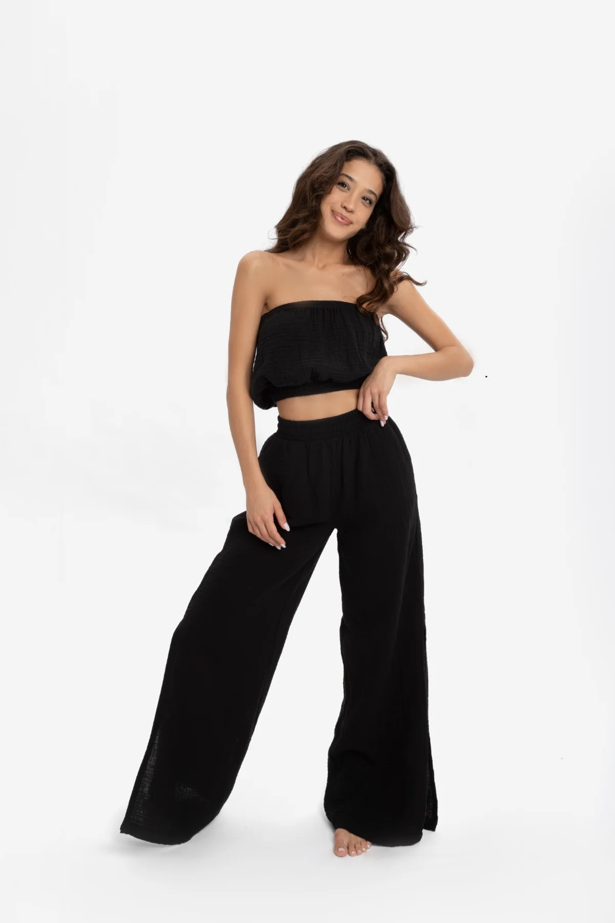 Рисунок 3 - Женские брюки с разрезом по бо