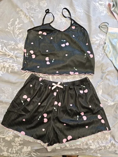 Heart Print Backless Cami Shorts Set - Summer Sleepwear photo review