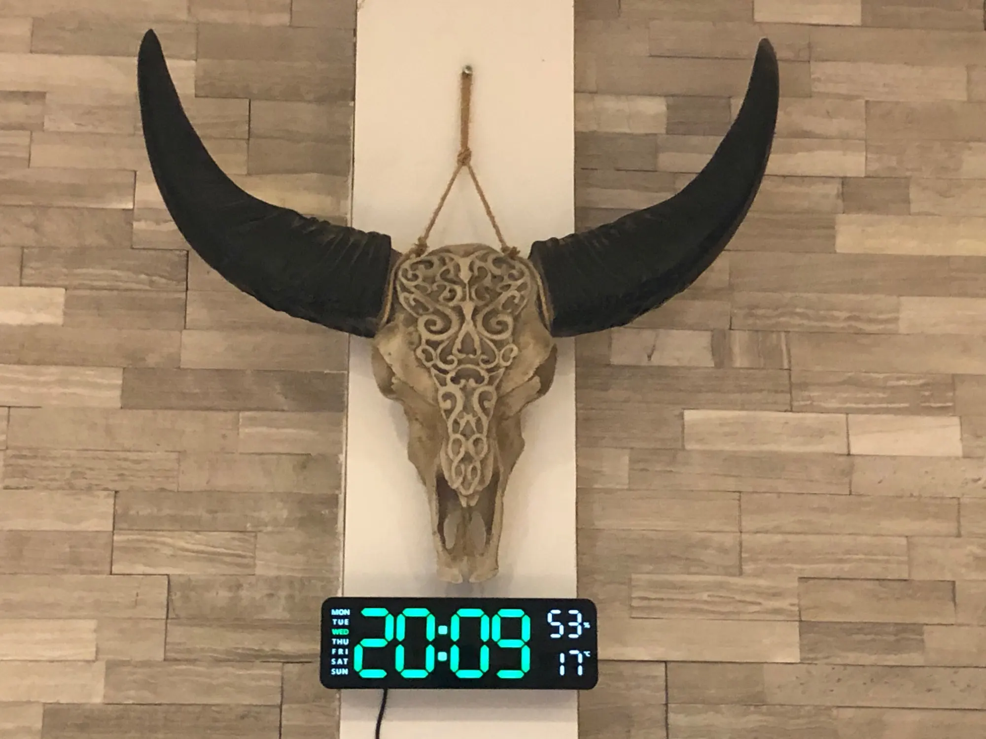 Enjoy clear visibility, LED Alarm Clock, Temperature, Humidity, Week Display & Auto Dimmer