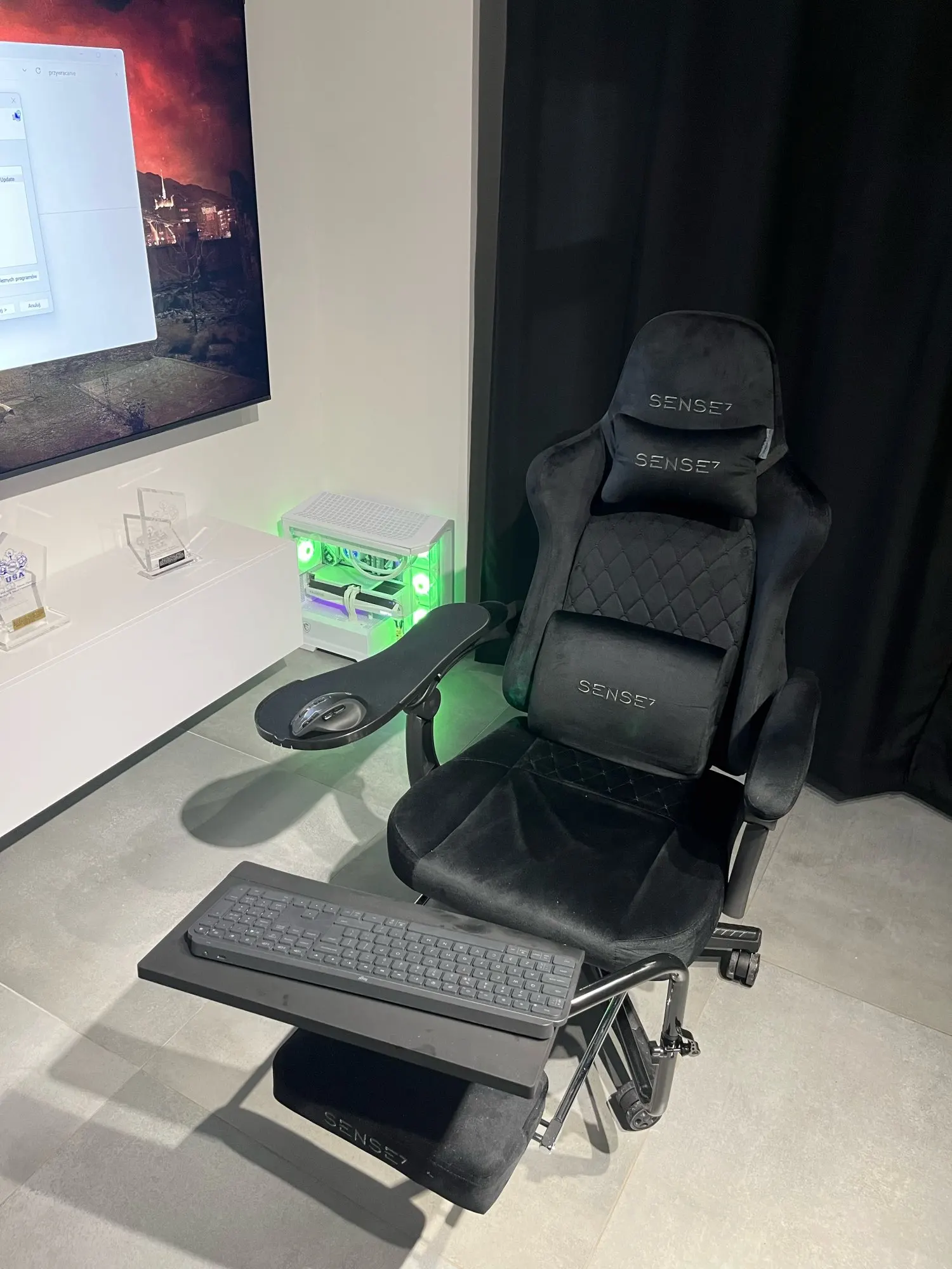 Gaming Chair Office Material Computer Chair + Footrest Sense7 photo review