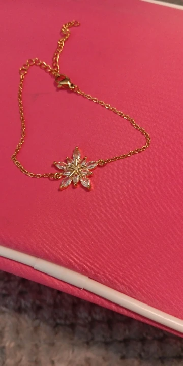 Flowers Bracelet a luxury designer jewelry piece photo review